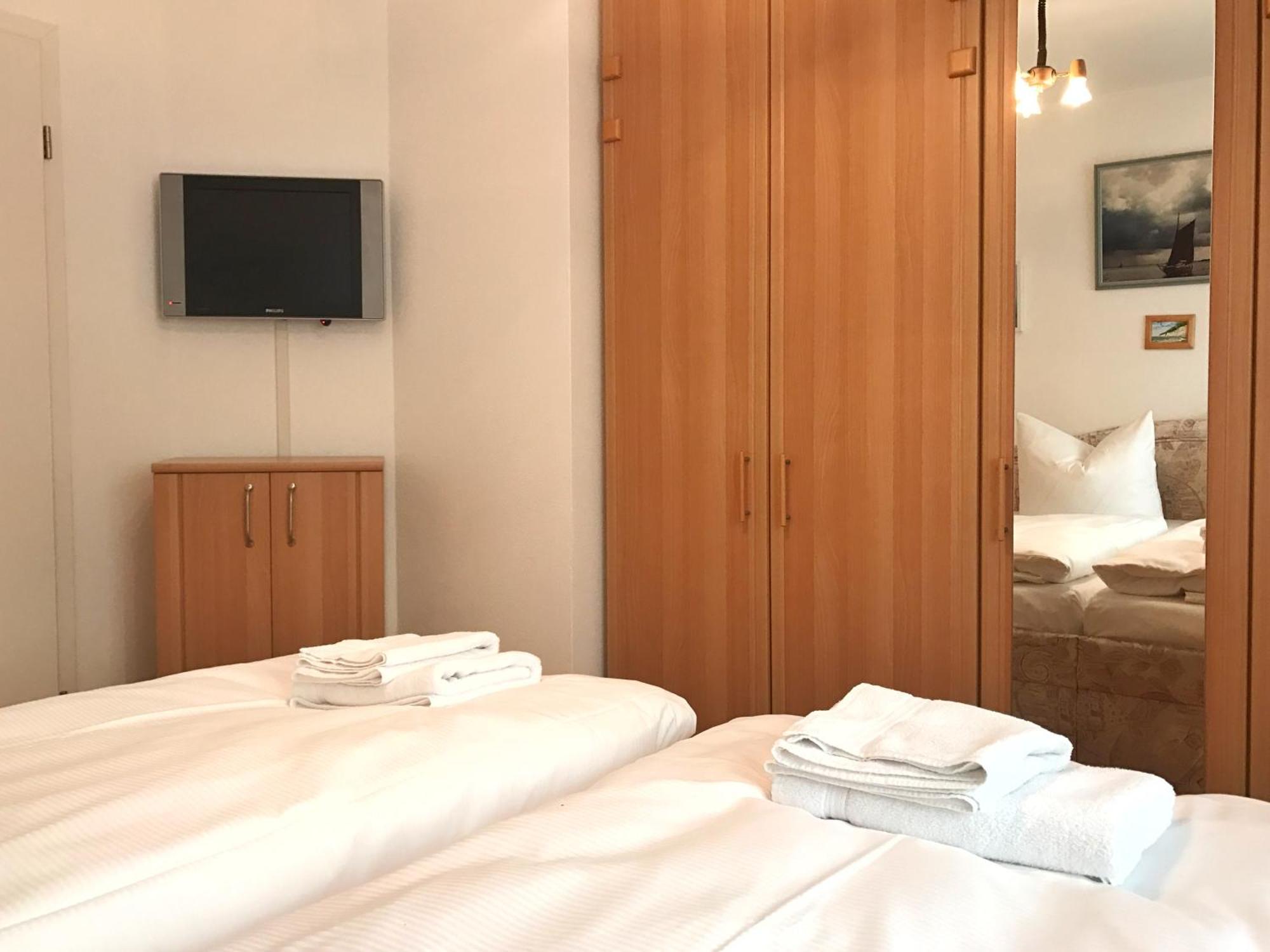Meerblickvilla Prinz Heinrich - Ferienwohnung 4 Sassnitz Exteriör bild